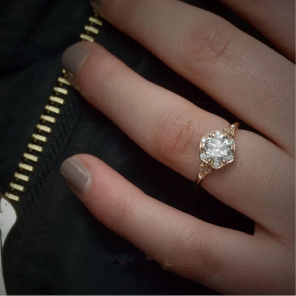 New White Cubic Zirconia  Rose Gold Color ring - Picture 4 of 5